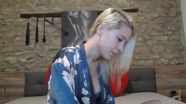 Naschkatze01 online show from December 17, 10:30 am