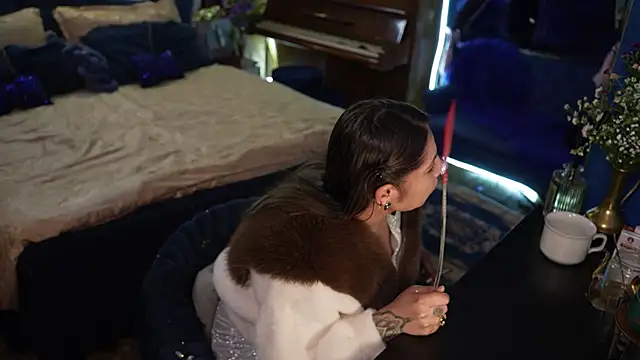 Snapshot of VanessaDoyle chatting on October 17, 9:40 pm VanessaDoyle online show from October 17, 9:40 pm