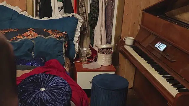 Snapshot of VanessaDoyle chatting on September 23, 4:27 pm VanessaDoyle online show from September 23, 4:27 pm