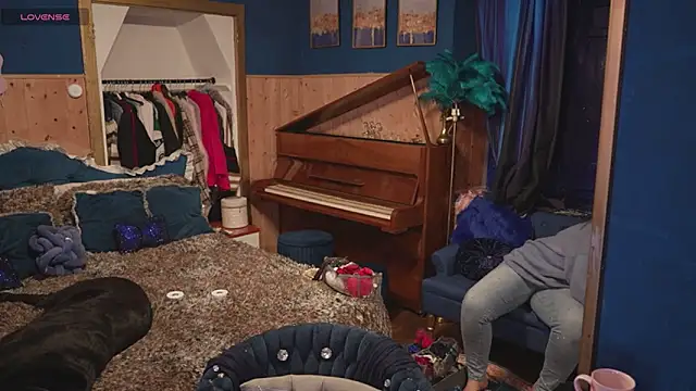 Snapshot of VanessaDoyle chatting on September 18, 2:43 am VanessaDoyle online show from September 18, 2:43 am