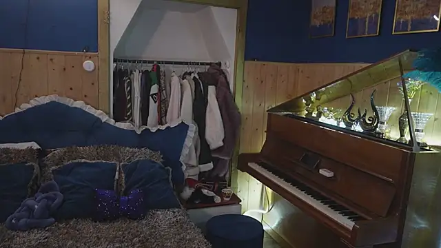 Snapshot of VanessaDoyle chatting on October 7, 2:32 pm VanessaDoyle online show from October 7, 2:32 pm