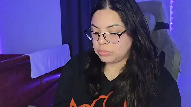 Snapshot of drizzypeach602 chatting on October 22, 7:24 am drizzypeach602 online show from October 22, 7:24 am