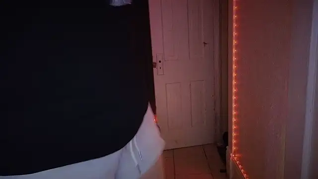 Snapshot of drizzypeach602 chatting on October 31, 6:04 am drizzypeach602 online show from October 31, 6:04 am