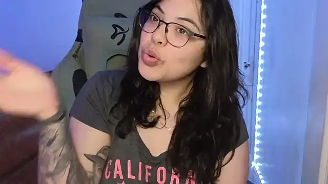 Snapshot of drizzypeach602 chatting on October 6, 5:24 am drizzypeach602 online show from October 6, 5:24 am