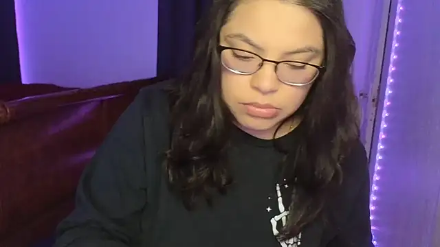 Snapshot of drizzypeach602 chatting on October 17, 3:32 am drizzypeach602 online show from October 17, 3:32 am