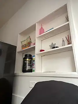 Amira Milker online show from December 19, 8:01 pm