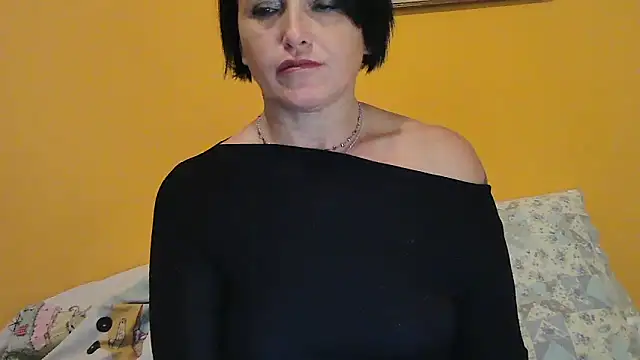 -Mia-   online show from October 31, 4:44 pm