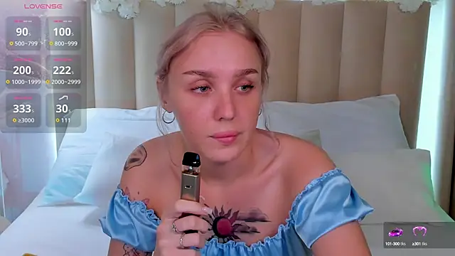 Snapshot of LianaFord chatting on October 3, 9:31 pm LianaFord online show from October 3, 9:31 pm