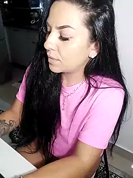 hot-babygirl online show from November 28, 10:35 pm