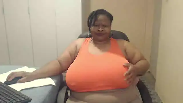 Snapshot of sweetnoziexx chatting on September 17, 5:49 am sweetnoziexx online show from September 17, 5:49 am