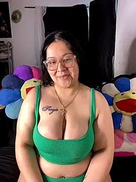 Snapshot of MsConejitaa chatting on October 23, 11:33 pm MsConejitaa online show from October 23, 11:33 pm