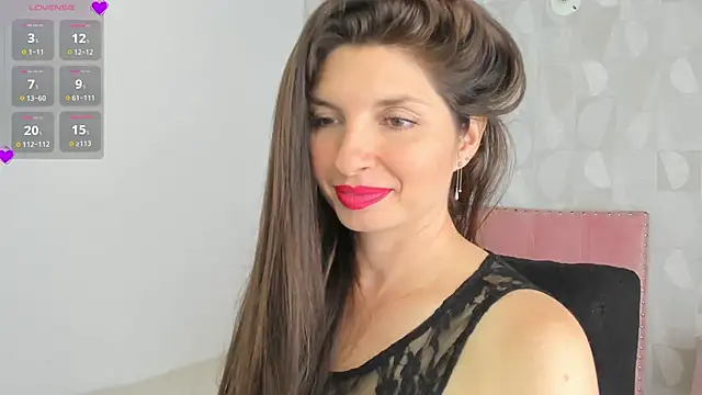 Azahara Amin  online show from October 5, 4:45 pm