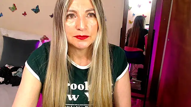 Snapshot of Jolie-Mature chatting on September 29, 10:26 pm Jolie-Mature online show from September 29, 10:26 pm