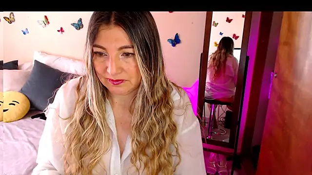 Snapshot of Jolie-Mature chatting on September 14, 9:01 pm Jolie-Mature online show from September 14, 9:01 pm