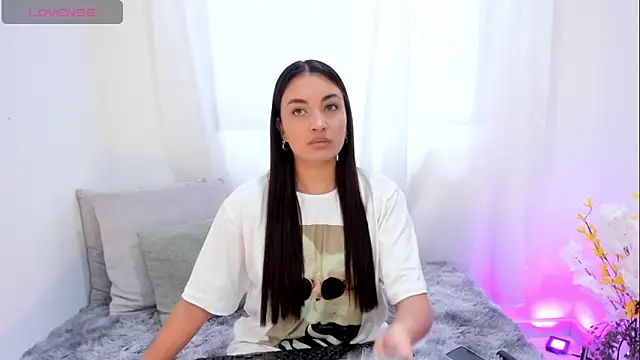 aisha es online show from October 4, 6:12 pm