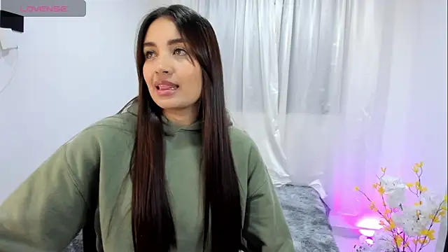 aisha es online show from October 24, 10:28 pm