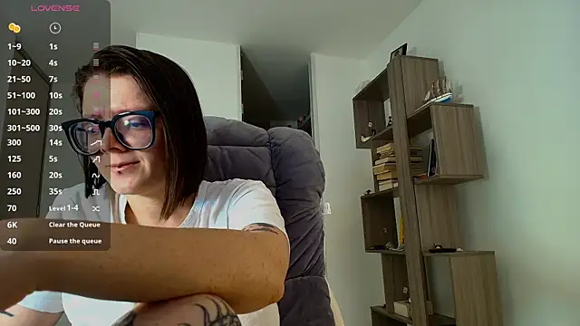 Arya starrk online show from October 21, 2:43 pm