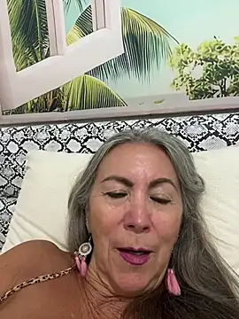 EvaRobinson online show from July 17, 3:33 am
