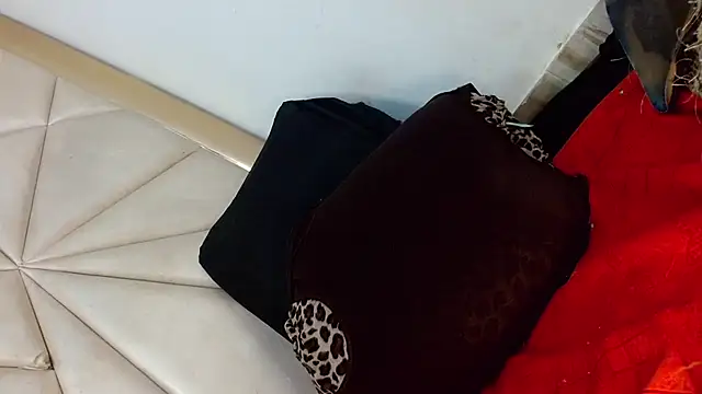 sweet brunettex lovingyou online show from January 9, 7:57 am