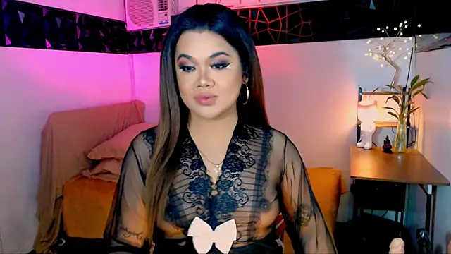 Snapshot of asiankatyhuge chatting on October 28, 12:49 am asiankatyhuge online show from October 28, 12:49 am