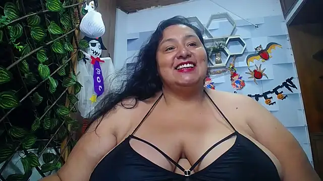 Snapshot of TistMature chatting on October 25, 1:19 pm TistMature online show from October 25, 1:19 pm