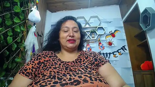 Snapshot of TistMature chatting on October 27, 1:39 pm TistMature online show from October 27, 1:39 pm