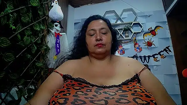 Snapshot of TistMature chatting on October 20, 1:14 pm TistMature online show from October 20, 1:14 pm