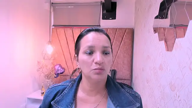 MarilynMiilf  online show from October 16, 7:27 pm