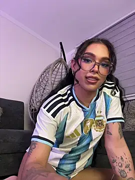 Samantha Bernardo online show from June 17, 4:14 am