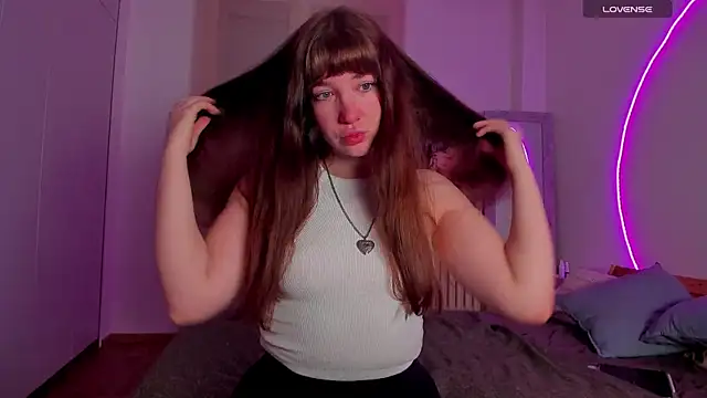 alicekaneky online show from October 2, 11:21 pm