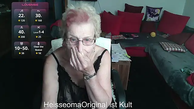 HeisseomaOriginal online show from September 14, 7:06 am