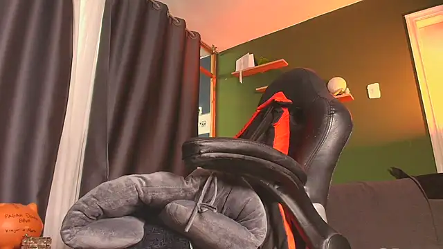 Snapshot of lamborginex chatting on October 9, 1:43 am lamborginex online show from October 9, 1:43 am