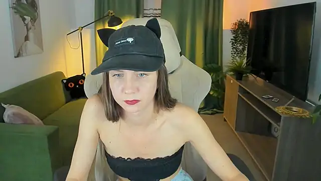 GrayceWild online show from October 31, 11:36 am