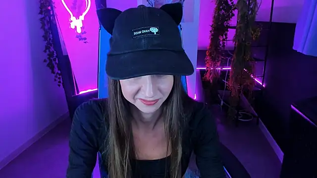 GrayceWild online show from September 12, 11:50 am