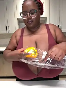 SexyHugeblackTitties online show from October 29, 10:45 pm