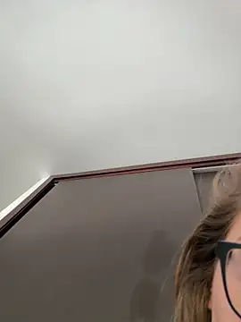 NatashaCruz- online show from April 4, 3:22 pm