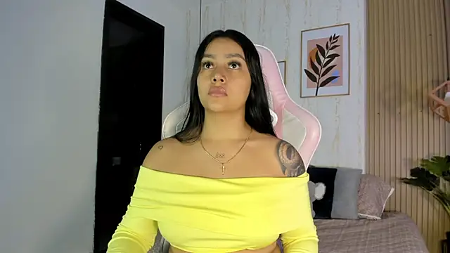 Snapshot of CameronCollins_ chatting on October 14, 7:49 pm CameronCollins online show from October 14, 7:49 pm