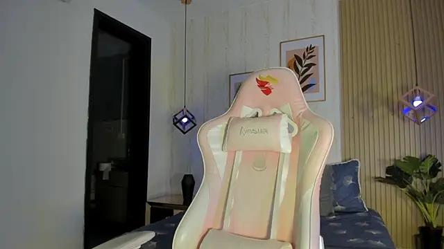 Snapshot of CameronCollins_ chatting on October 27, 7:52 pm CameronCollins online show from October 27, 7:52 pm