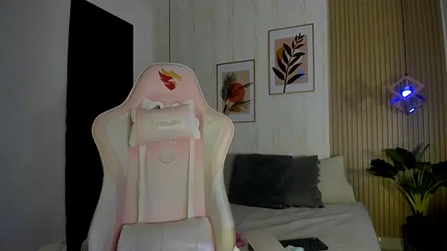 Snapshot of CameronCollins_ chatting on September 26, 8:39 pm CameronCollins online show from September 26, 8:39 pm