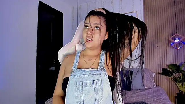 Snapshot of CameronCollins_ chatting on October 13, 7:38 pm CameronCollins online show from October 13, 7:38 pm