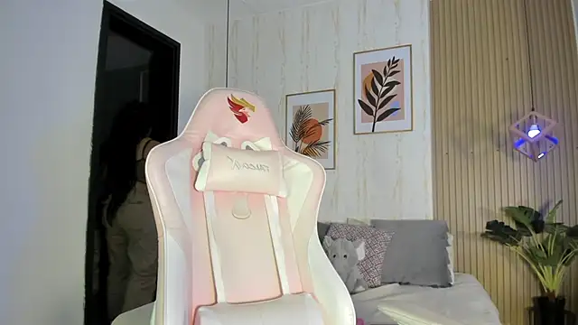 Snapshot of CameronCollins_ chatting on October 5, 8:03 pm CameronCollins online show from October 5, 8:03 pm