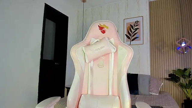 Snapshot of CameronCollins_ chatting on October 15, 8:11 pm CameronCollins online show from October 15, 8:11 pm