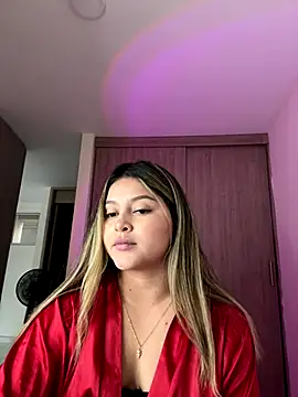 Snapshot of lunablossom_ chatting on October 17, 10:35 pm lunablossom  online show from October 17, 10:35 pm