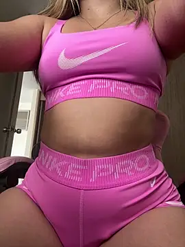 Snapshot of lunablossom_ chatting on October 2, 8:36 pm lunablossom  online show from October 2, 8:36 pm