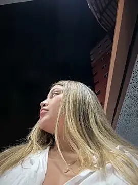 Snapshot of lunablossom_ chatting on September 28, 1:12 am lunablossom  online show from September 28, 1:12 am