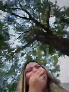 Snapshot of lunablossom_ chatting on October 5, 10:37 pm lunablossom  online show from October 5, 10:37 pm