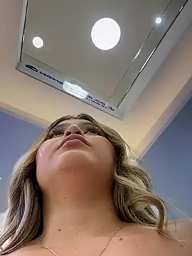 Snapshot of lunablossom_ chatting on September 21, 10:52 pm lunablossom  online show from September 21, 10:52 pm