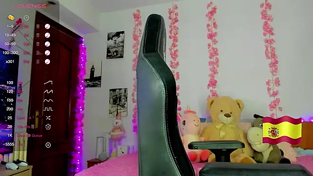 Snapshot of gabrielatafur_ chatting on September 19, 9:25 pm gabrielatafur online show from September 19, 9:25 pm