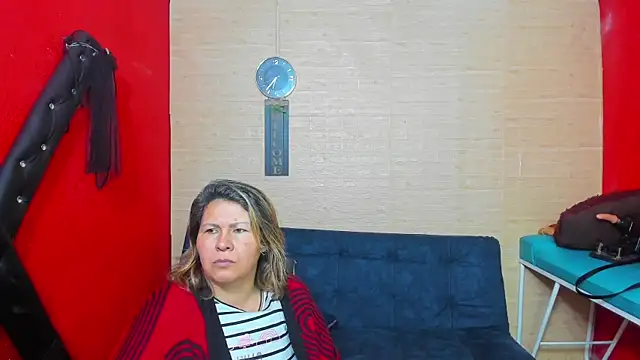 Snapshot of lesbiancuple chatting on September 19, 12:20 am lesbiancuple online show from September 19, 12:20 am