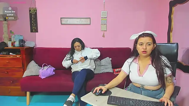 Snapshot of lesbiancuple chatting on November 1, 8:57 pm lesbiancuple online show from November 1, 8:57 pm